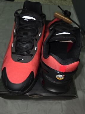 Nike Big Kids' Air Max DN8 Sneakers - Black/University Red/Bright Crimson/Black